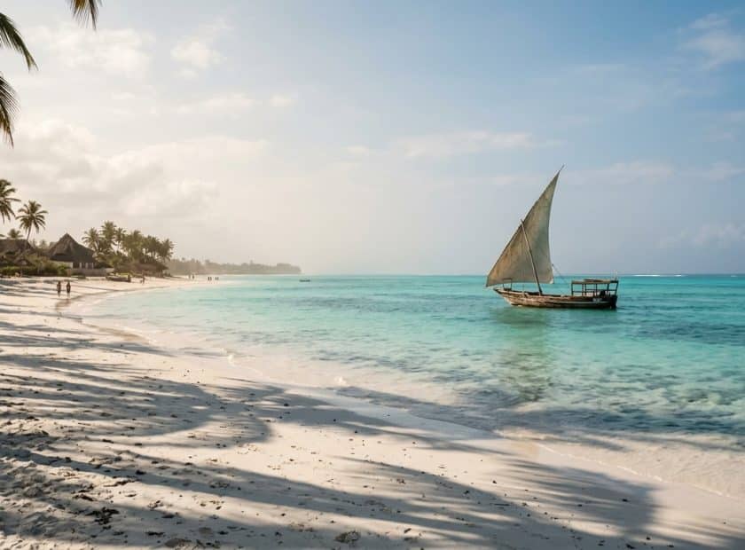 Traditionele dhow voor de witte stranden van Zanzibar